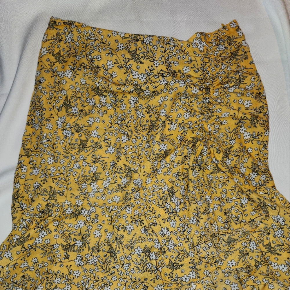 Floral mini skirt